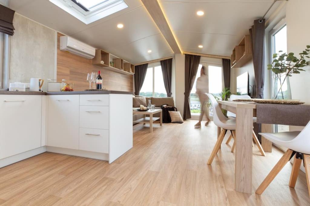 Appartamento Gemutliches, Voll Ausgestattes Tiny House Vilseck Esterno foto