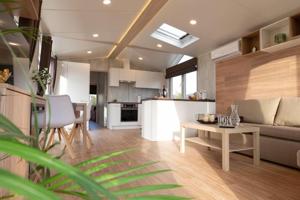 Appartamento Gemuetliches, Voll Ausgestattes Tiny House Vilseck Esterno foto